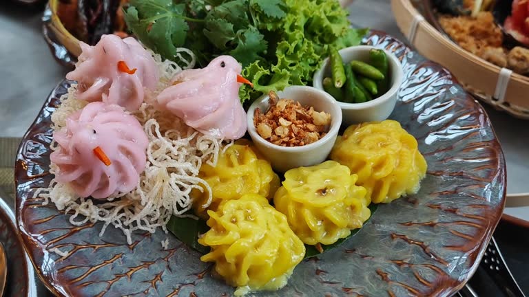 Khanom Jeeb Nok, Thai bird shape steamed dumpling