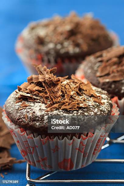 Schokoladenmuffins Stockfoto und mehr Bilder von Braun - Braun, Cupcake, Dessert