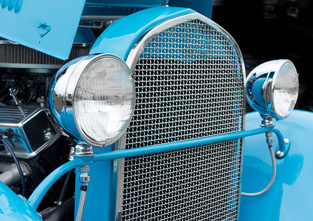 istock Front lights of an Old vintage car 175720026