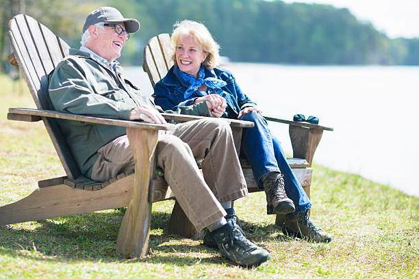 istock Retirement next to the lake 175720250
