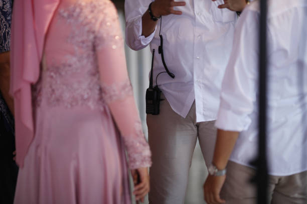 some people carry handy talkies