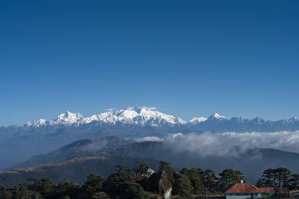 Landscape view of Kanchenjunga mountain The beautiful and imposing Kanchenjunga mountain as seen from Sandakpu in West Bengal kangchenjunga stock pictures, royalty-free photos & images