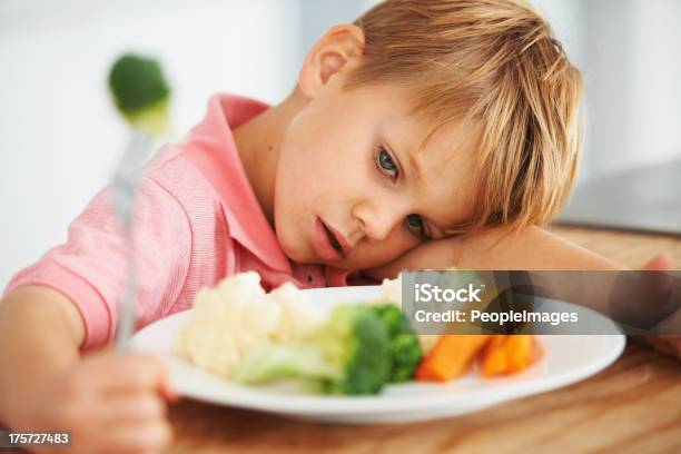 Non Mi Piace Il Cibo - Fotografie stock e altre immagini di Bambino - Bambino, Broccolo, Mangiare