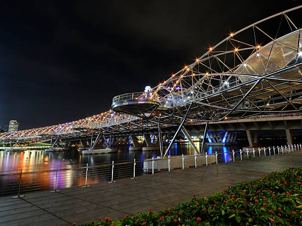 istock The Helix Bridge, Singapore 175727897