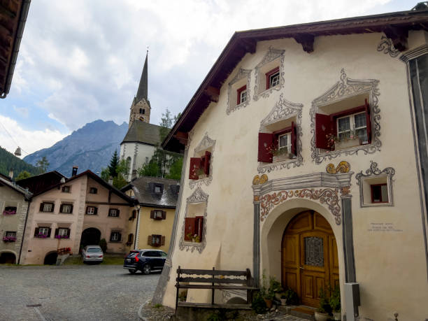 A historic house from the 18th century in Zuoz.