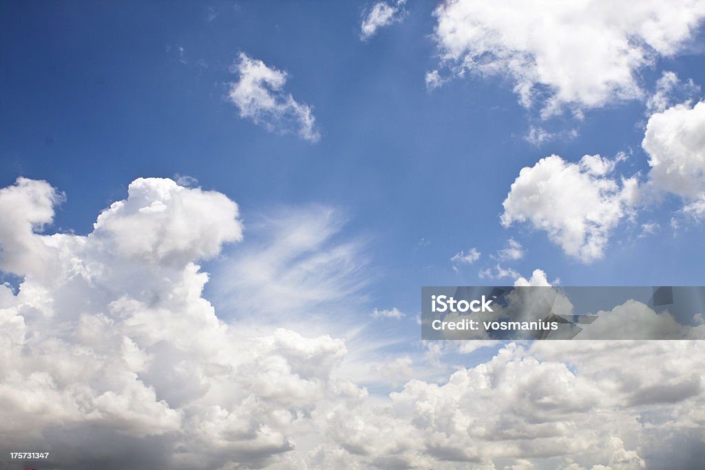 Schönen blauen Himmel - Lizenzfrei Bedeckter Himmel Stock-Foto