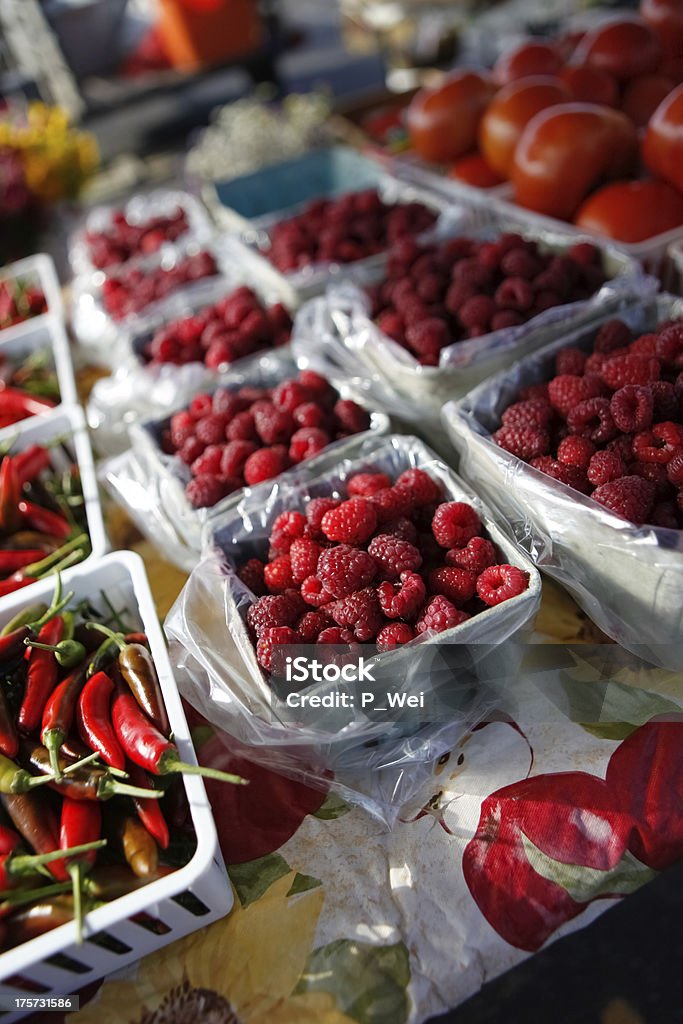 Produtos frescos no mercado de produtos da fazenda - Foto de stock de Comida royalty-free