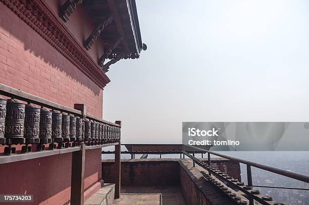 Photo libre de droit de Swayambhunath Vue Sur Le Temple banque d'images et plus d'images libres de droit de Architecture - Architecture, Asie, Bouddhisme