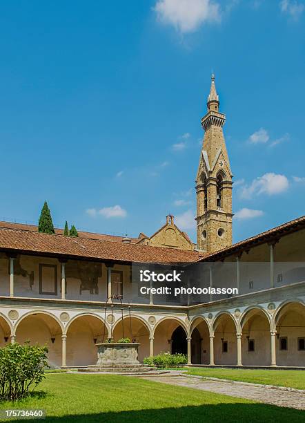 Foto de Basilica Di Santa Croce Florença Itália e mais fotos de stock de Claustro - Claustro, Arquitetura, Basílica