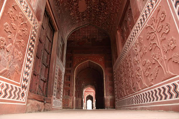taj mahal door way