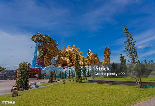 Dragon Descendientes Museo Foto de stock y más banco de imágenes de Adulación - Adulación, Agua, Aire libre