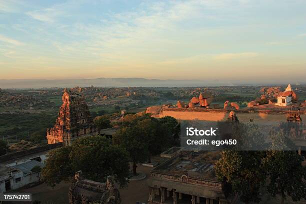 Hampi - Fotografie stock e altre immagini di Ambientazione esterna - Ambientazione esterna, Antica civiltà, Architettura