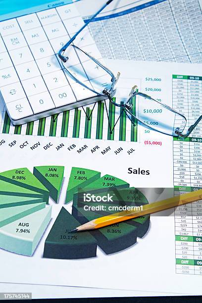 Kolorowe Wykresy I Strategii Sprzedaży - zdjęcia stockowe i więcej obrazów Analizować - Analizować, Biznes, Zielony kolor