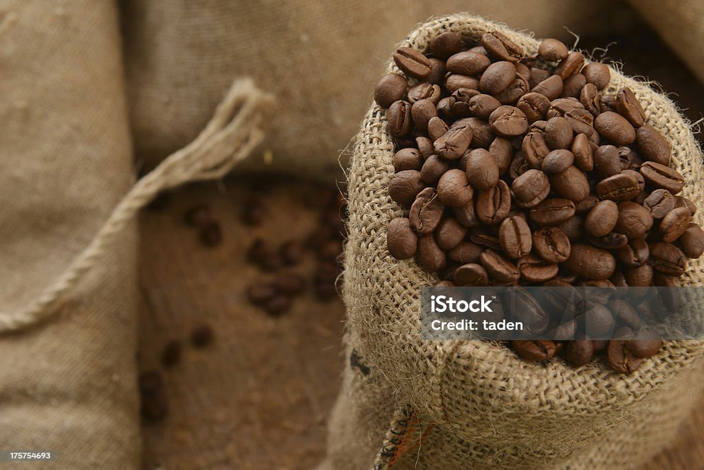 Granos de café - Foto de stock de Arpillera libre de derechos