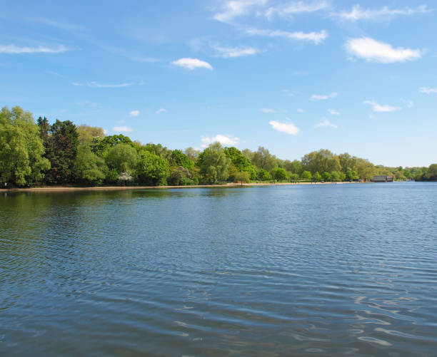 istock Serpentine lake London 175755563
