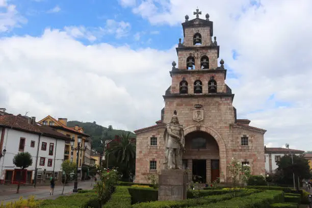 Church of Cangas de Onís and statue of Don Pelayo