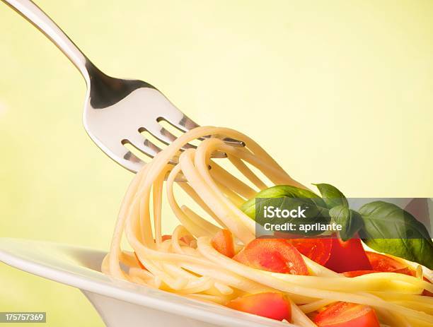 Foto de Cozinha Italiana e mais fotos de stock de Alimentação Saudável - Alimentação Saudável, Almoço, Carboidrato - Comida