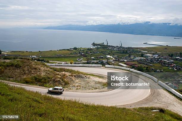 Foto de Estrada De Montanha e mais fotos de stock de Autoestrada - Autoestrada, Carro, Cascalho