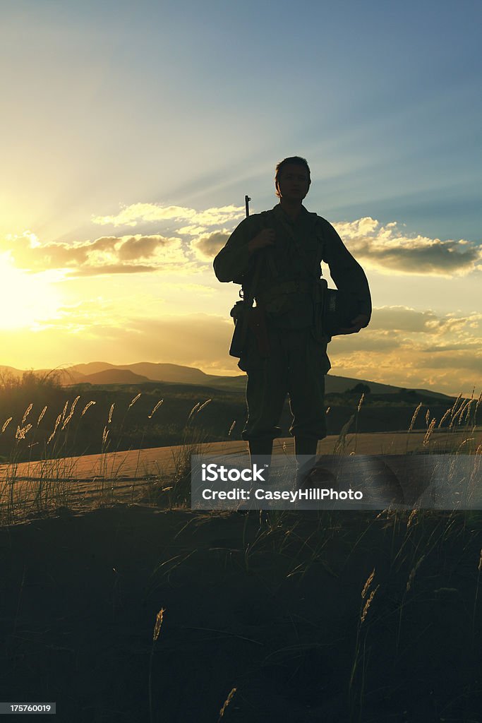 WW2 Soldier silueta - Foto de stock de Personal militar libre de derechos