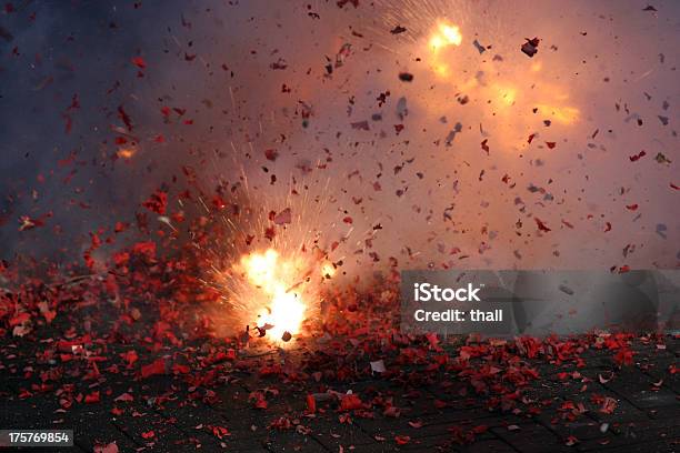 Feuerwerk Am Arbeitsplatz Stockfoto und mehr Bilder von Chinesische Kultur - Chinesische Kultur, Chinesisches Neujahr, Explodieren