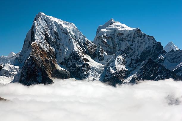 istock Arakam Tse, Cholatse and Tabuche Peak 175784119