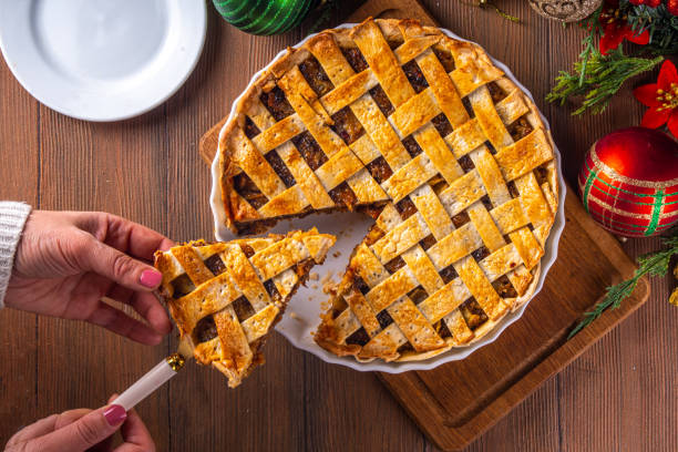 istock Traditional Christmas mince pie 1757866631
