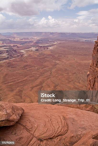 Photo libre de droit de Lisse Rouge Rock Rochers Surplombant Green River Canyonlands Sudouest De Lutah banque d'images et plus d'images libres de droit de Activité de loisirs