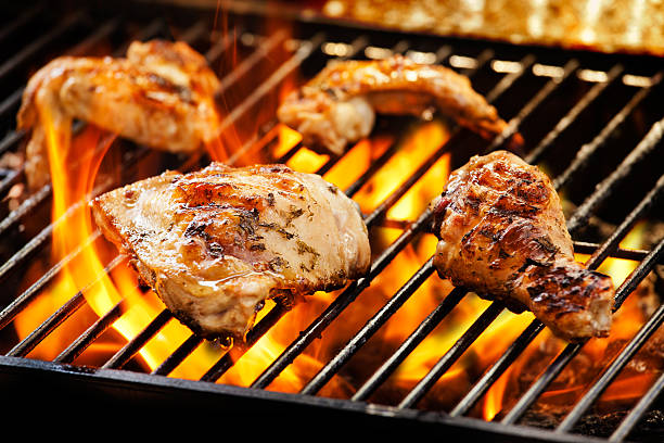 pollo alla brace - barbecue chicken foto e immagini stock