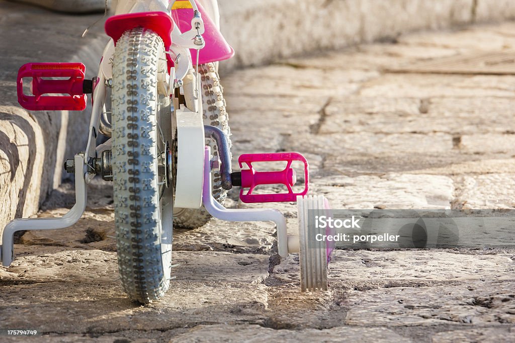 Criança de Bicicleta - Royalty-free Ao Ar Livre Foto de stock