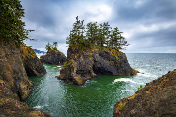 istock Samuel H. Boardman State Scenic Corridor in Oregon, USA. 1758093678