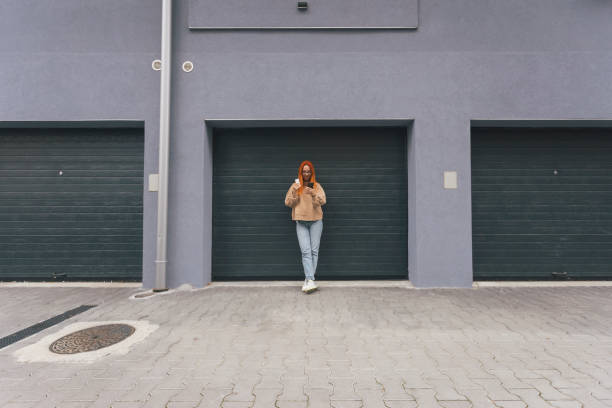 istock Online banking outside the home 1758178392
