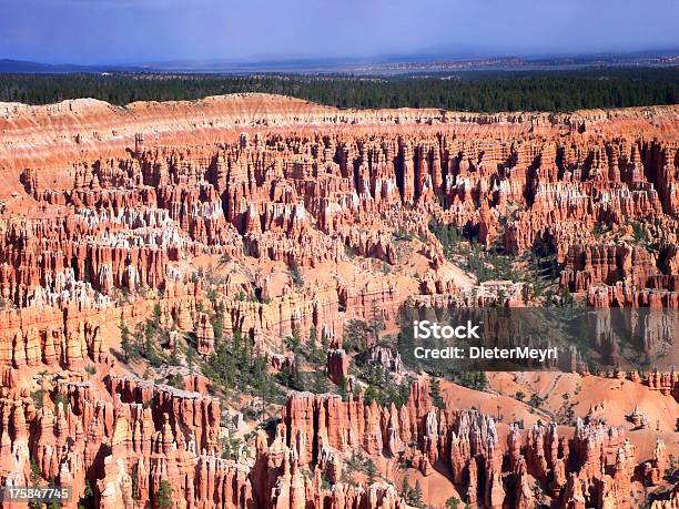 Foto de Bryce Canyon e mais fotos de stock de Bryce Canyon - Bryce Canyon, Cordilheira, Desfiladeiro