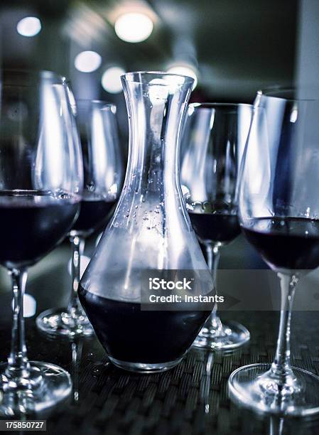 Decanter E Da Vino - Fotografie stock e altre immagini di Alchol - Alchol, Ambientazione esterna, Bibita