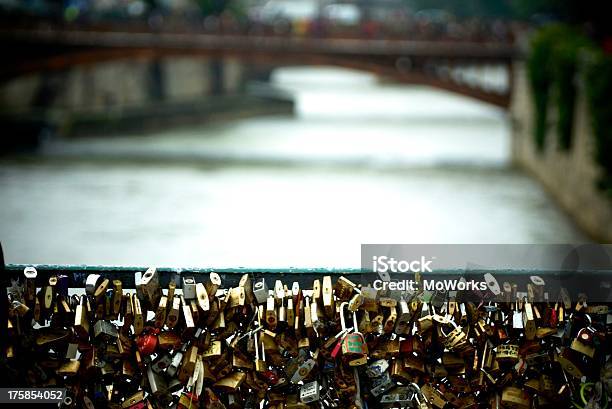 Photo libre de droit de Économisez Votre Amour Serrure banque d'images et plus d'images libres de droit de Activité - Activité, Activité avec mouvement, Amour