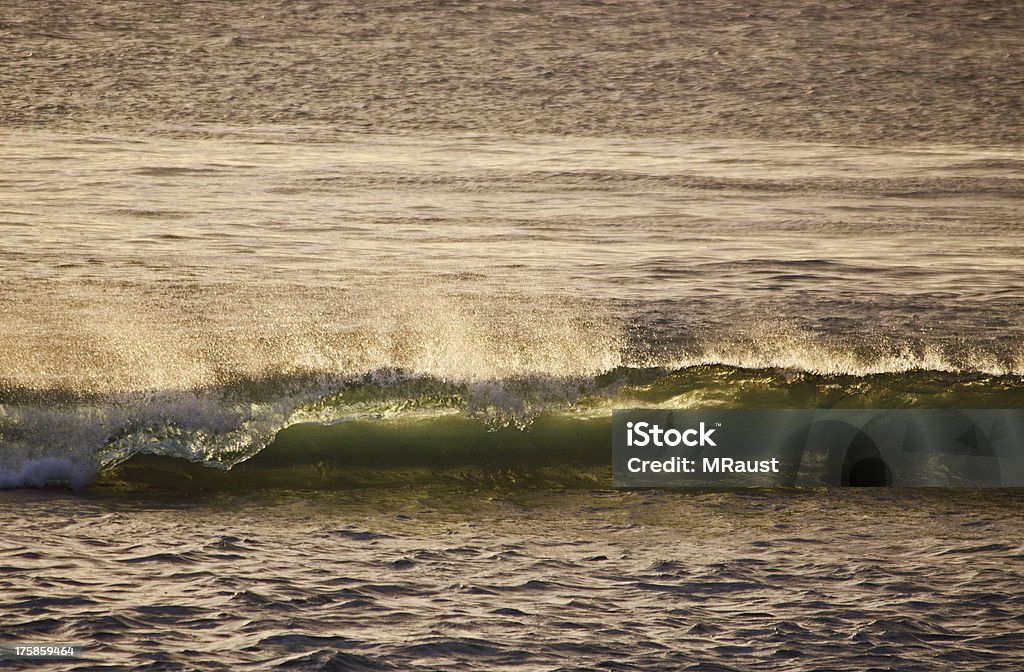 Vagues de Maui en soirée - Photo de Abstrait libre de droits