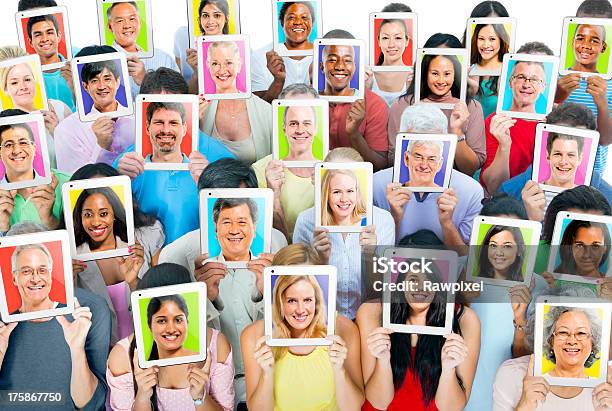 Redes Social - Fotografias de stock e mais imagens de Face Humana - Face Humana, Variação, Comunidade