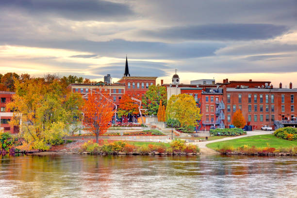 istock Autumn in Auburn, Maine 1758872623