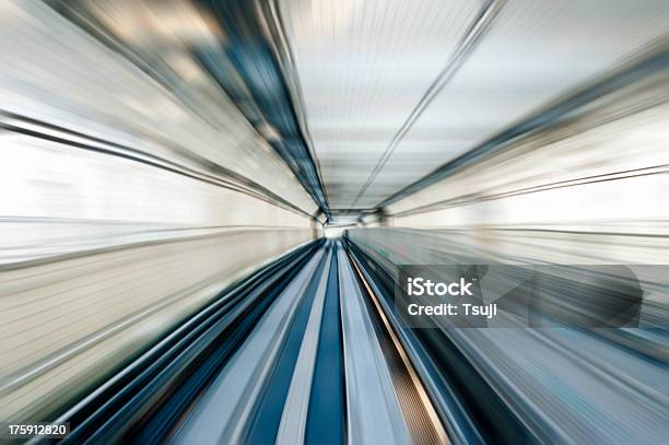Viaggiare Con Velocità - Fotografie stock e altre immagini di Effetto zoom - Effetto zoom, Ferrovia, Movimento