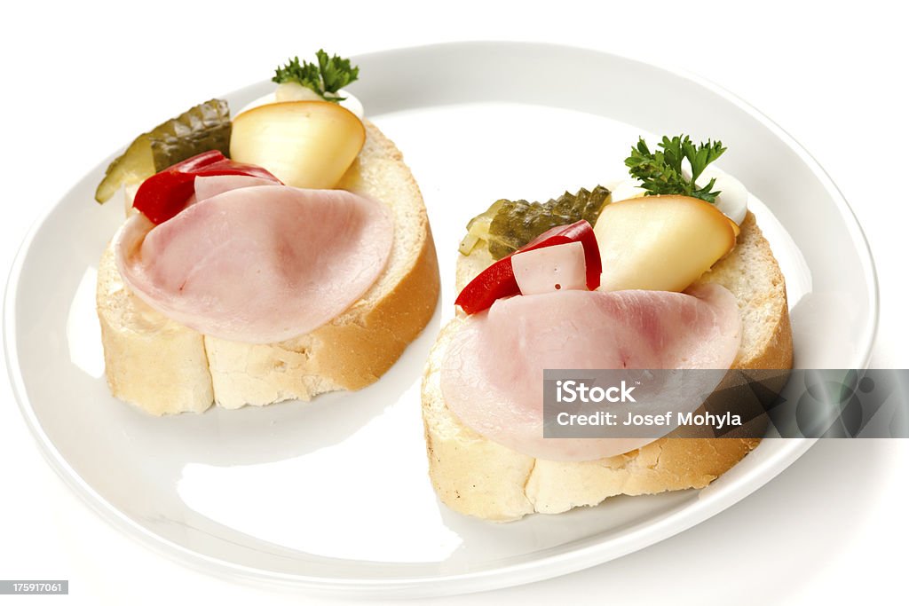 Sándwiches abiertos con jamón y huevo - Foto de stock de Alimento libre de derechos