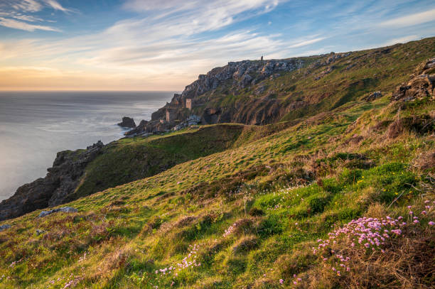 istock The dramatic Cornish coastline, near Lands End 1759263512