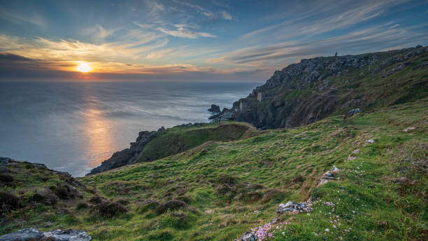istock The dramatic Cornish coastline, near Lands End 1759263515