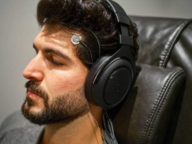 istock Young Man Receiving Neurofeedback Treatment 1759320894