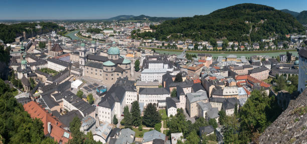 salzburgo, áustria - kapuzinerberg - fotografias e filmes do acervo