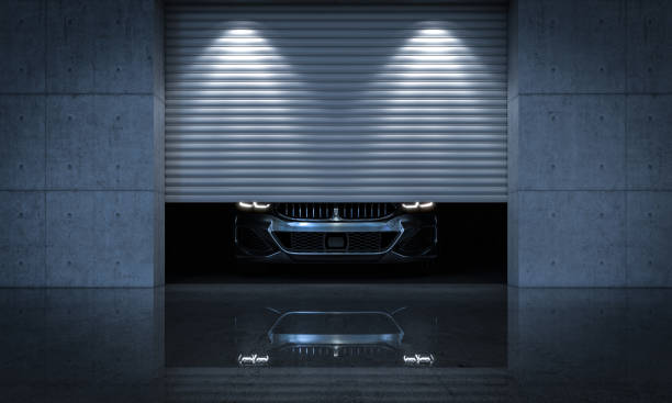 Lussuosa auto all'interno di un moderno garage con serranda metallica. - foto stock