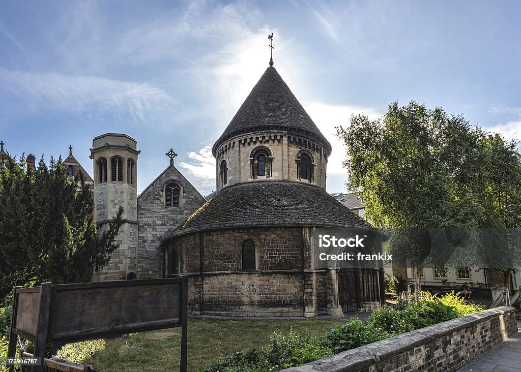 聖 Sepulchre として知られる丸い、ケンブリッジの教会 - イングランド ケンブリッジのロイヤリティフリーストックフォト