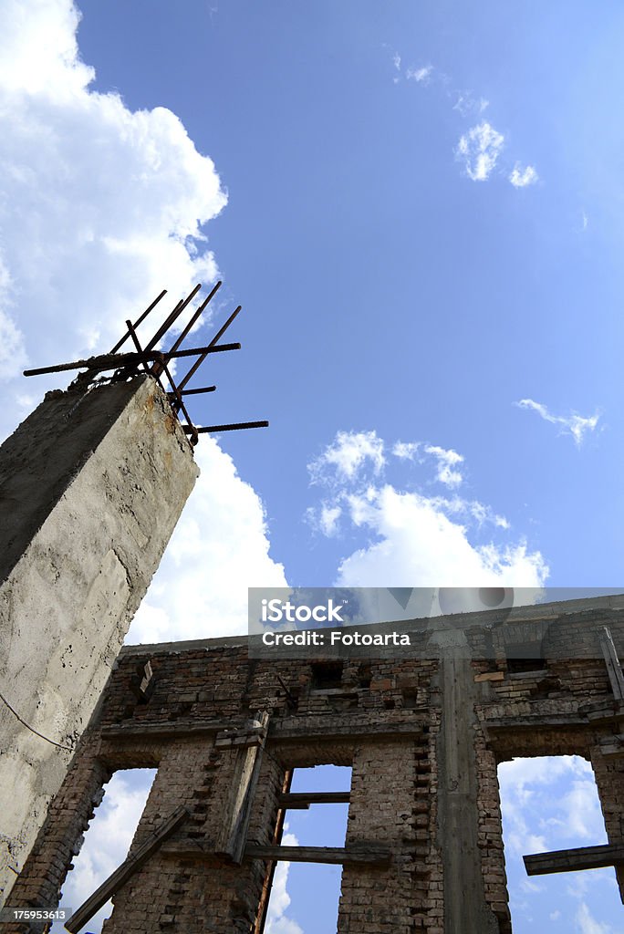In rovina edificio storico pronto per la ricostruzione - Foto stock royalty-free di Ambientazione esterna
