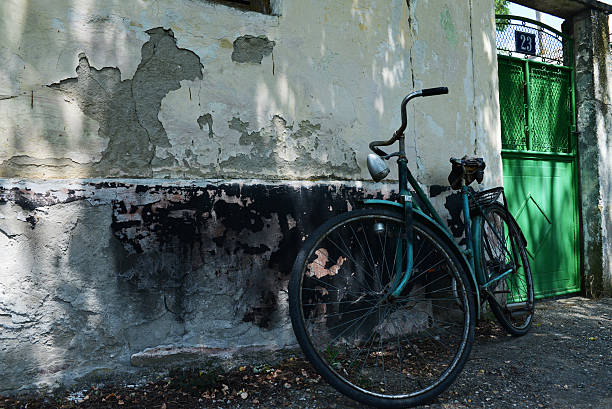 istock Antique - Vintage Bicycle 175954139