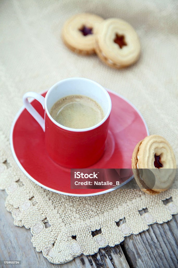 Espresso i pliki cookie - Zbiór zdjęć royalty-free (Bez ludzi)