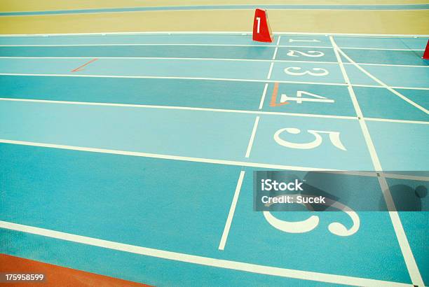 Foto de Corrida De Cinzas e mais fotos de stock de Atletismo - Atletismo, Azul, Campeonato esportivo