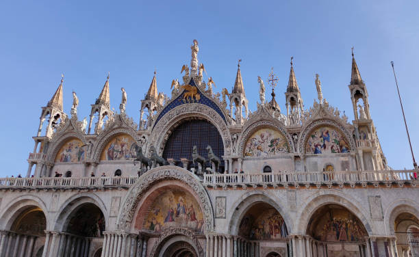 façade de la basilique saint-marc, église cathédrale de venise, italie. - religious mark photos photos et images de collection